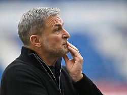 vor spielbeginn vorstand sport stefan kuntz hsv hamburg hsv hamburg portrait nachdenklich gestik geste tsg 1899 hoffenheim vs hsv hamburg hsv hamburg 13 12