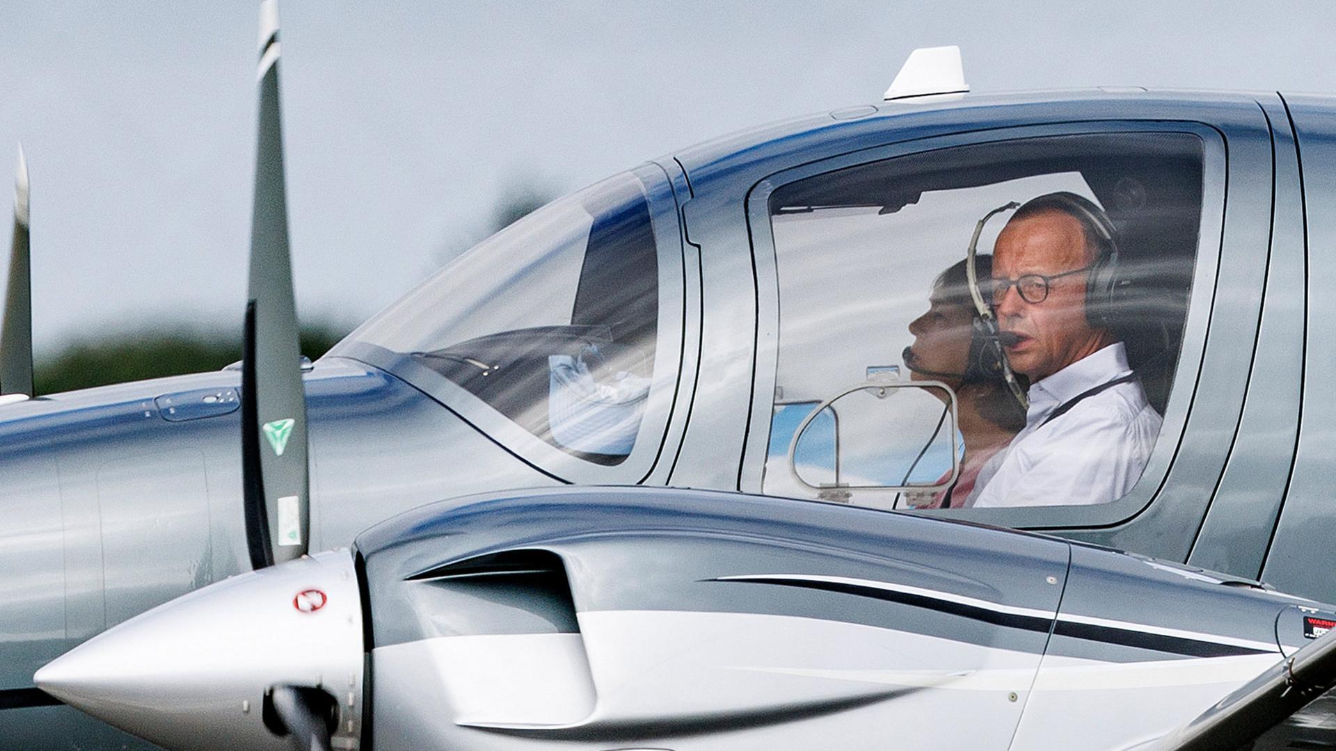 wdr archiv friedrich merz im flugzeug 100