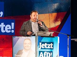 21 02 2026 rheinland pfalz rockenhausen damian lohr afd bei einer wahlkampfveranstaltung seiner partei fuer die kommende landtagswahl in rheinland pfalz