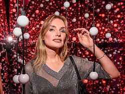 abbberlin marie von den benken zu gast bei der eroeffnung von bubble planet das erlebnismuseum fuer alle sinne in der arena berlin 11 12