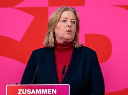 baerbel bas spd co vorsitzende der spd und bundesministerin fuer arbeit und soziales spricht bei einem statement zum abschluss der jahresauftaktklausur des spd parteivorstands im willy brandt haus