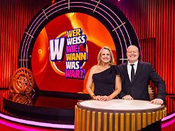 barbara schoeneberger und stefan raab die verwendung des sendungsbezogenen materials ist nur mit dem hinweis und verlinkung auf rtl gestattet