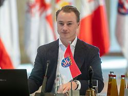 benedikt kuhn staatssekretaer und chef der hessischen staatskanzlei beim treffen der leiter und leiterinnen der laender staatskanzleien und senatskanzleien im kloster eberbach am rhein