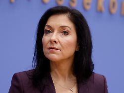 bundesministerin fuer wirtschaft und energie katherina reiche deutschland berlin bundespressekonferenz thema vorstellung des jahreswirtschaftsberichts 2026 der bundesregierung