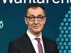 cem oezdemir gruene nimmt bei der swr sendung die wahlarena teil am 8 maerz wird in baden wuerttemberg ein neuer landtag gewaehlt