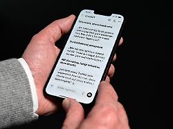 chatgpt unterhaltung auf einem smartphone themenfoto vom 08 01 2026