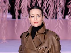 claire foy attends chanel haute couture spring summer 2026 runway during paris haute couture fashion week on january 2026 paris france 27 01 2026