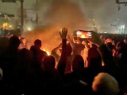 die staatsmacht reagiert mit aller haerte auf die proteste