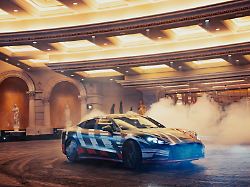 elektro statt benzin der nachfolger des viertuerigen gt laeutet die erste eigenstaendige vollelektrische amg generation ein