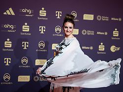 elena semechin para schwimmerin auf dem roten teppich ger sportler des jahres 2025 gala im kurhaus baden baden 21 12