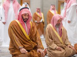 february 22 2026 istanbul istanbul saudi arabia saudi crown prince mohammed bin salman al saud performs two rak ahs units of prayer during his visit to quba mosque in medina saudi arabia