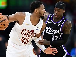 hier spielten sie noch gegeneinander nun wechselt dennis schroeder re zu den cleveland cavaliers um donovan mitchell