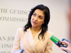 katherina reiche cdu bundesministerin fuer wirtschaft und energie reist mit einer wirtschaftsdelegation nach saudi arabien hier bei einem pressestatement nach dem saudi german business council 01 02