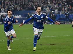 kenan karaman schalke 19 jubelt nach dem tor zum 3 1 21 02 2026 fussball fc schalke 04 vs 1