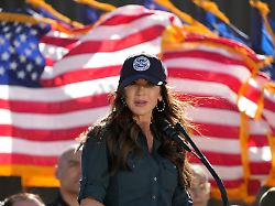 kristi noem secretary of the department of homeland security speaks at the border with mexico wednesday feb 4 2026 in nogales ariz ap photo ross d