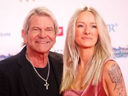 matthias reim und christin stark bei der ard live sendung schlagerchampions das grosse fest der besten 2025 im velodrom am 11 01 2025 in berlin