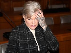 melanie mueller beim berufungsprozess von melanie mueller wegen verwendens von kennzeichen verfassungswidriger und terroristischer organisationen im amtsgericht leipzig leipzig 18 12