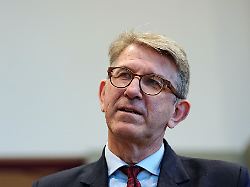 mit einem festakt wird das neu gestaltete haus der geschichte in bonn neu eroeffnet