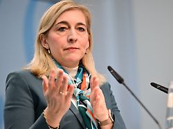nina warken cdu bundesministerin fuer gesundheit spricht waehrend der vorstellung der digitalisierungsstrategie gesundheit und pflege im bundesministerium fuer gesundheit