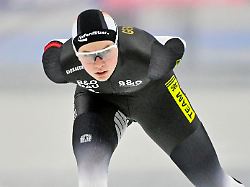 nov 14 2025 kearns utah united states josephine schloerb of germany competes in the women s 3000m during the isu speedskating world cup at utah olympic oval