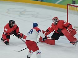 olympia olympische winterspiele mailand cortina 2026 eishockey olympia kanada tschechien finalrunde viertelfinale ondrej palat m tschechien erzielt das tor zum 2 3