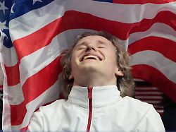 olympia olympische winterspiele mailand cortina 2026 eiskunstlauf team maenner ilia malinin aus den usa reagiert nachdem er seine punktzahl angezeigt bekommt