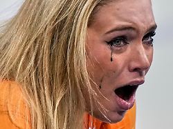 olympia olympische winterspiele mailand cortina 2026 eisschnelllauf 1000m jutta leerdam aus den niederlanden weint nach dem gewinn der goldmedaille