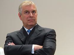 prinz andrew zu besuch im schloss herrenhausen queens birthdayparty und zapfenstreich prinz andrew in hannover