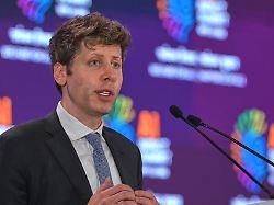 sam altman ceo von openai spricht auf dem ai summit in neu delhi indien