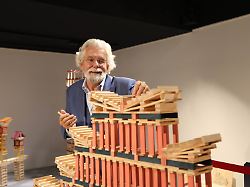 tom van der bruggen createur de kapla news lohotel de ville ouvre ses portes a kapla paris 06 12 2017 cleacastel panoramic publicationxnotxinxfraxitaxbel