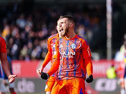 torjubel nach tor zum 0 2 per kopfball hasan kurucay fc schalke 04 04 ger holstein kiel vs fc schalke 04 fussball 2 bundesliga spieltag 22 saison 2025 2026 15 02