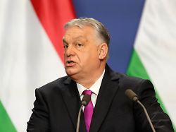 ungarns ministerpraesident viktor orban spricht waehrend einer pressekonferenz mit us aussenminister rubio 1