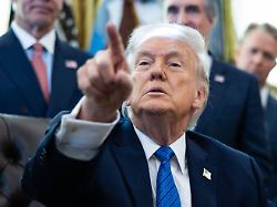 white house president donald trump signs executive orders in the oval office at the white house jan 30 2026 photo by francis chung pool abacapress