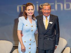 wolfgang und bonita grupp familienunternehmer trigema in der ard talkshow maischberger im studio berlin adlershof berlin 14 05