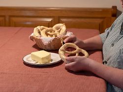 die fastenbreze ein speziell in der fastenzeit gebackene breze ohne brezenlauge