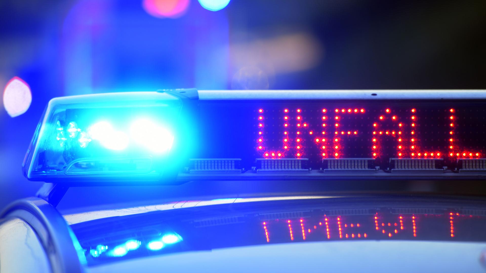 einsatzfahrzeug unfall 100