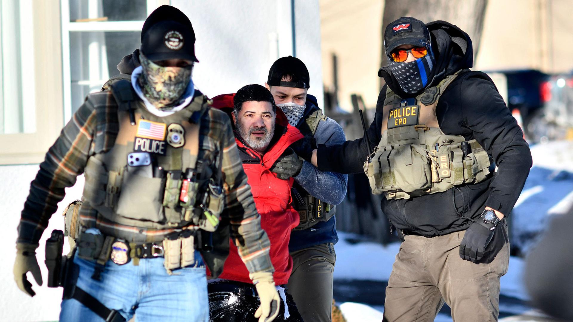 ice einsatzkarefte festnahme 100