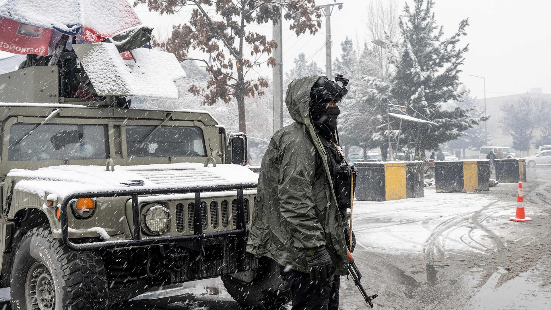 taliban checkpoint kabul 100