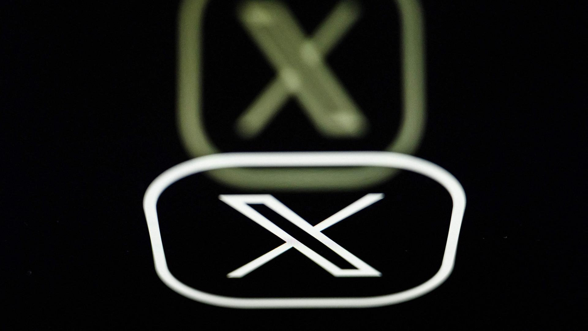 x logo 110