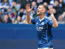 2 bundesliga fc schalke 04 hannover 96 am 15 03 2026 in der veltins arena auf schalke edin dzeko schalke 10 unzufrieden enttaeuscht enttaeuscht niedergeschlagen 1