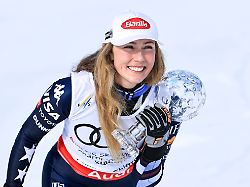 alpine skiing fis wc final lillehammer hafjell norway 24 mar 26 alpine skiing fis world cup final slalom ladies image shows mikaela shiffrin usa keywords crystal globe