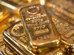 archiv 02 02 2026 bayern muenchen goldbarren liegen beim edelmetallhaendler pro aurum in einem tresor auf einem tisch