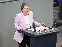 berlin deutschland deutscher bundestag 64