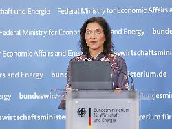 berlin deutschland wirtschaftsministerium pressestatement zu aktuellen kabinetthemen bundesministerin fuer wirtschaft und energie katherina reiche cdu
