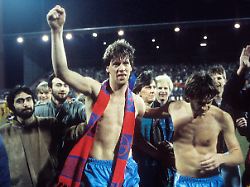 bildnummer 04089797 datum 19 03 1986 copyright imago kicker eissner wolfgang funkel 2 v li und mathias herget beide uerdingen 2 v re