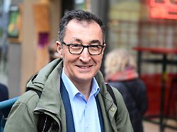 cem oezdemir buendnis 90 die gruenen spitzenkandidat fuer die landtagswahl in baden wuerttemberg 2026 verlaesst die landeszentrale nach einer sitzung des landesvorstands seiner partei