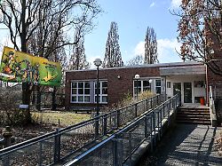 das jugendzentrum wutzkyallee in neukoelln