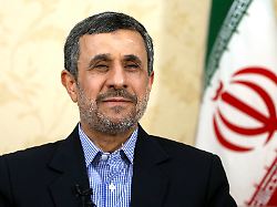 der ehemalige iranische praesident mahmud ahmadinedschad gibt am 15 04 2017 in teheran iran ein interview ahmadinedschad kandidiert fuer die praesidentenwahl am 19 05 2017