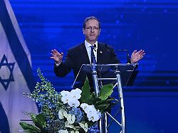 der israelische staatspraesident isaac herzog spricht waehrend eines offiziellen staatsbesuchs