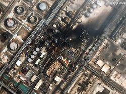 dieses von vantor zur verfuegung gestellte satellitenbild zeigt schaeden nach einem drohnenangriff auf die oelraffinerie ras tanura 2